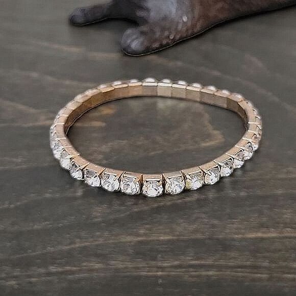 Faux diamond rhinestone stretch tennis bracelet - Picture 4 of 5